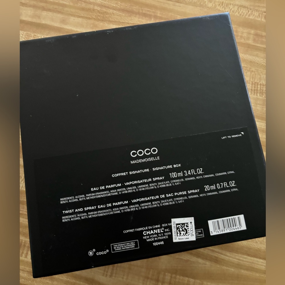 Perfect condition Chanel box - Picture 2 of 3